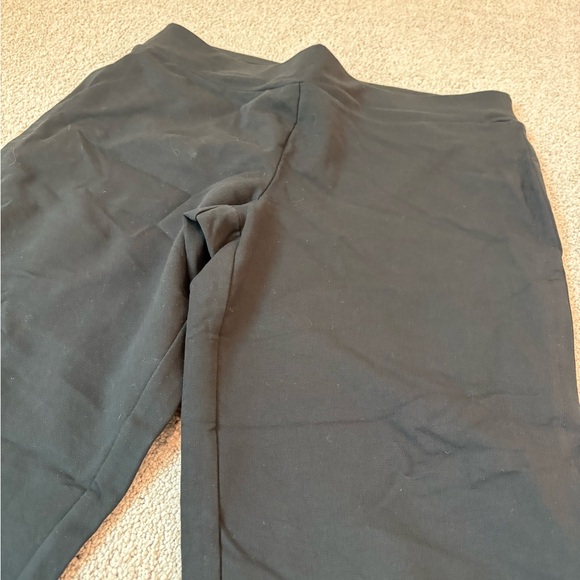 LOFT Cropped Black Capris, Sz Small Unused - Picture 7 of 8